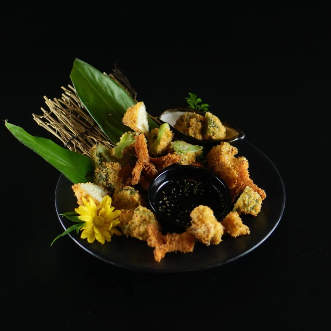 Tempura Misto — 2 Camarões e Vegetais Empanados na Panko, acompanha Molho Ponzu
