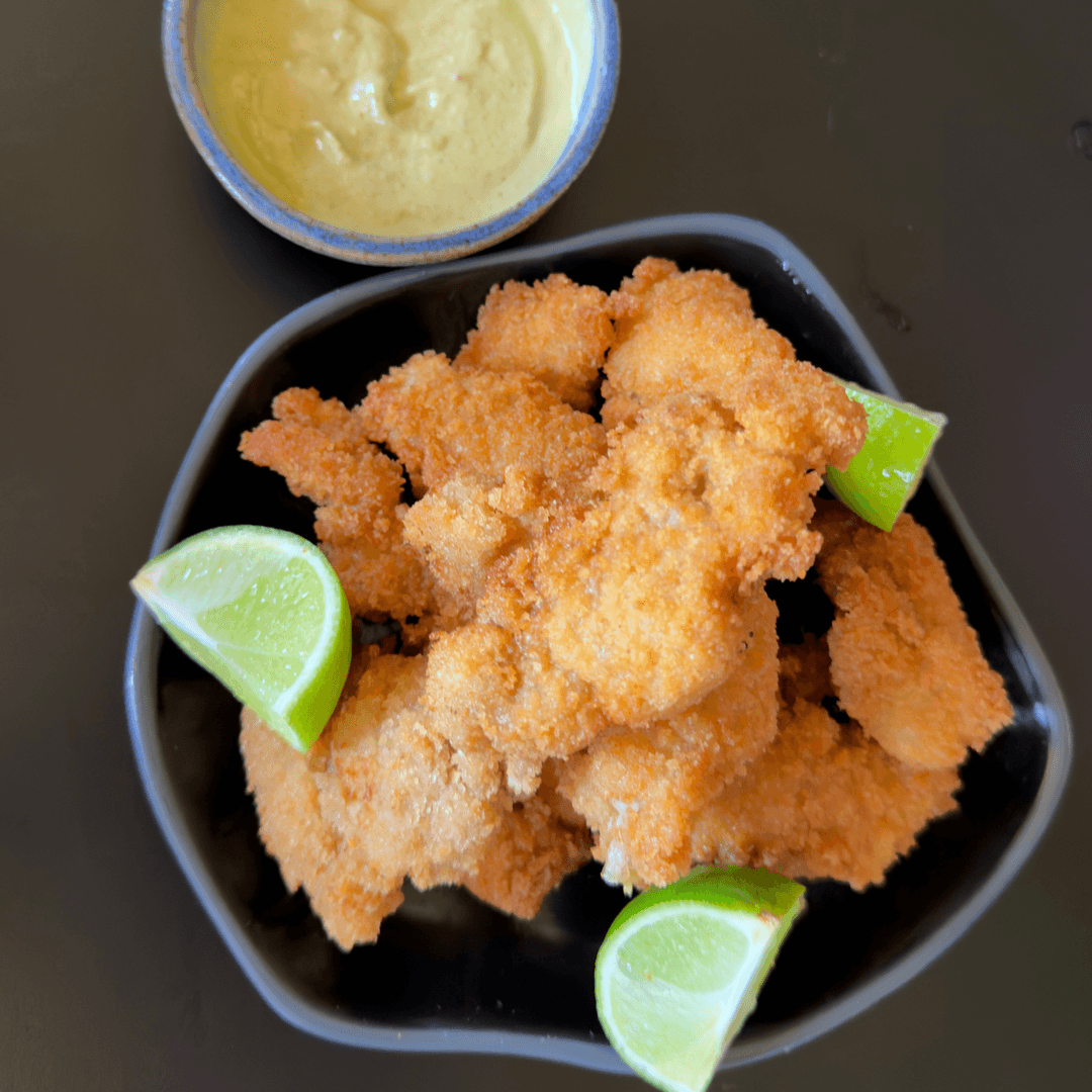 Karaague — Frango Marinado em Molho Oriental, Empanado na Panko