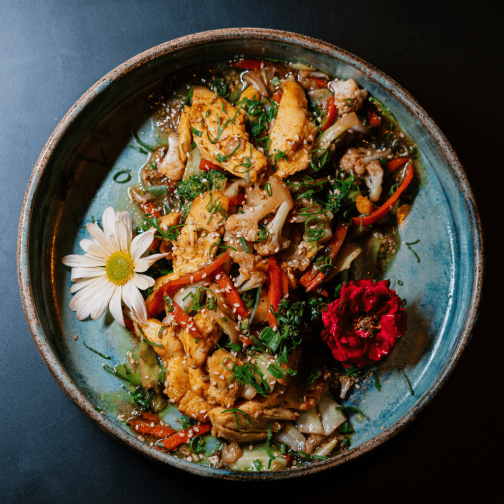 Teppan Yaki Frango com Legumes Refogados